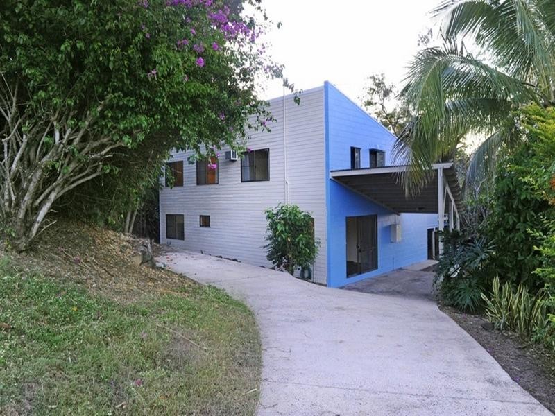 8 Barnes Place, Cannonvale QLD 4802