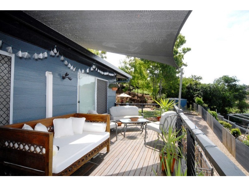 14 Manooka Drive, Cannonvale QLD 4802