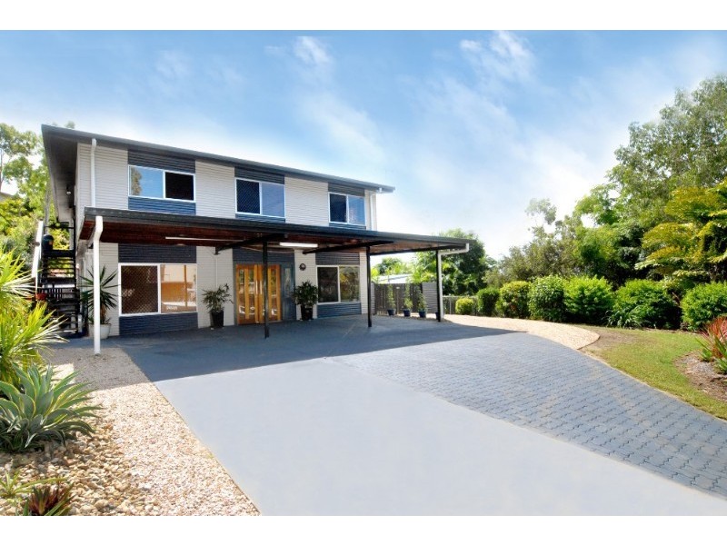 14 Manooka Drive, Cannonvale QLD 4802