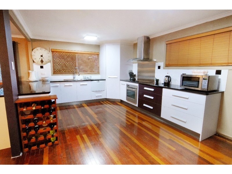 14 Manooka Drive, Cannonvale QLD 4802