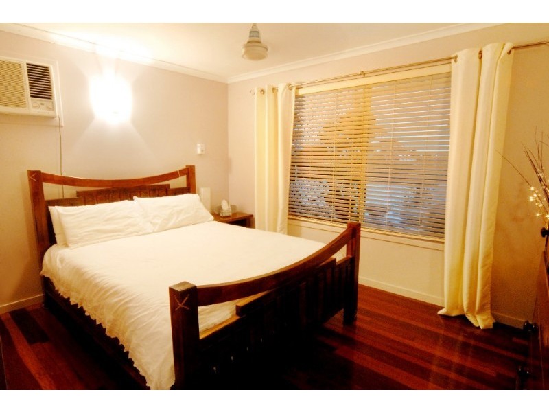 14 Manooka Drive, Cannonvale QLD 4802