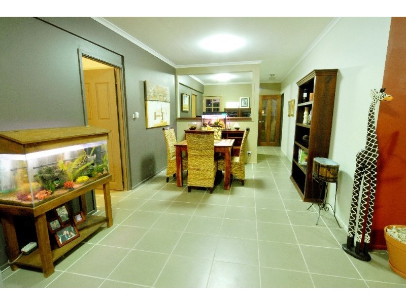 14 Manooka Drive, Cannonvale QLD 4802