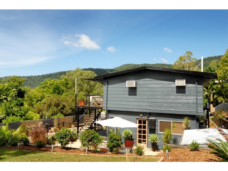 14 Manooka Drive, Cannonvale QLD 4802