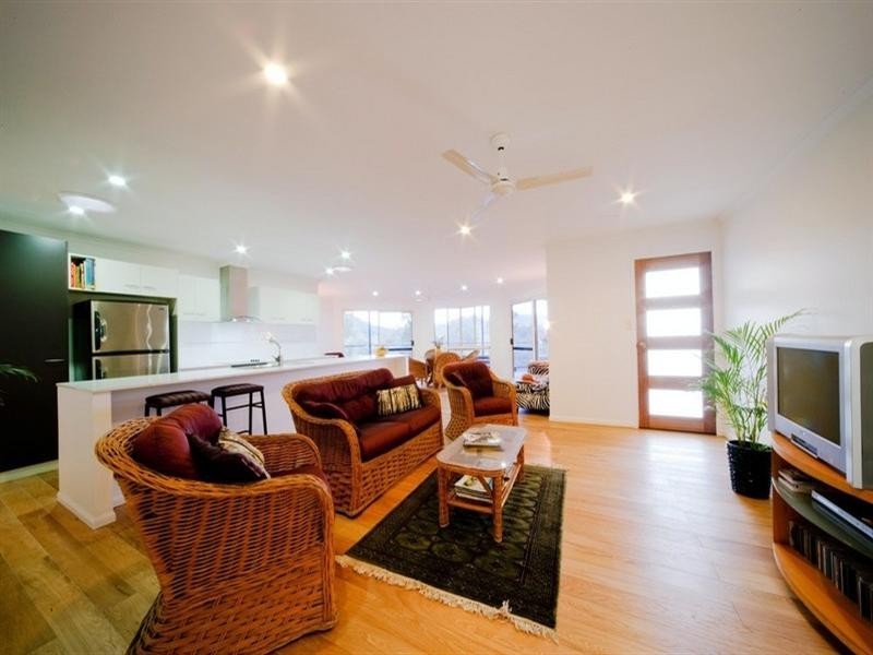 3 Braithwaite Court, Cannonvale QLD 4802