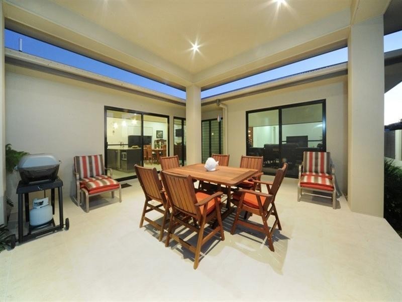 14 Waite Creek Court, Cannonvale QLD 4802