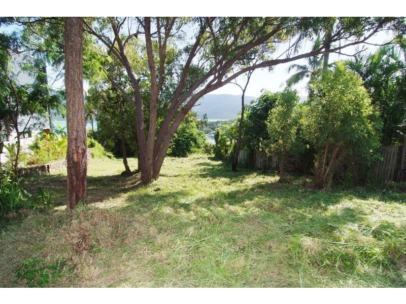 44 Harbour Avenue, Shute Harbour QLD 4802