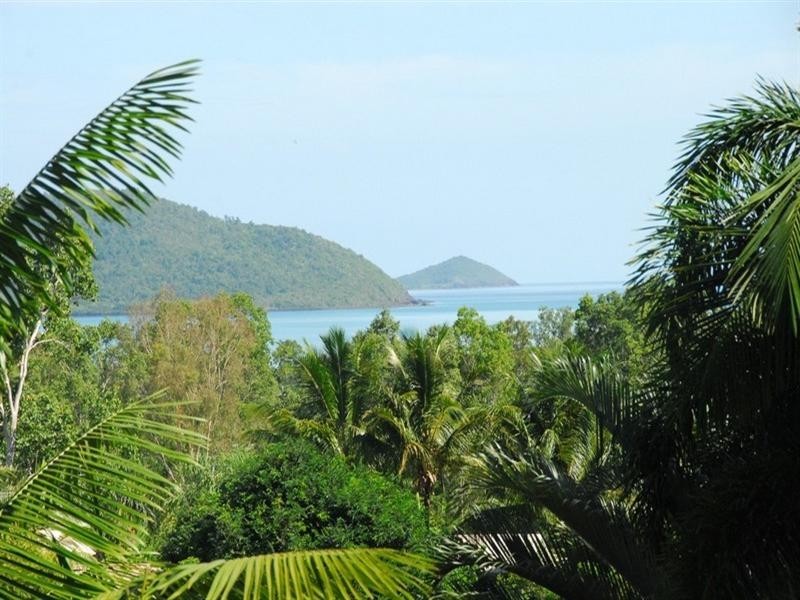 45 Tropic Road, Cannonvale QLD 4802