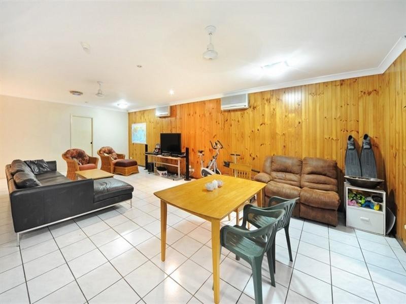 5 Commerce Close, Cannonvale QLD 4802