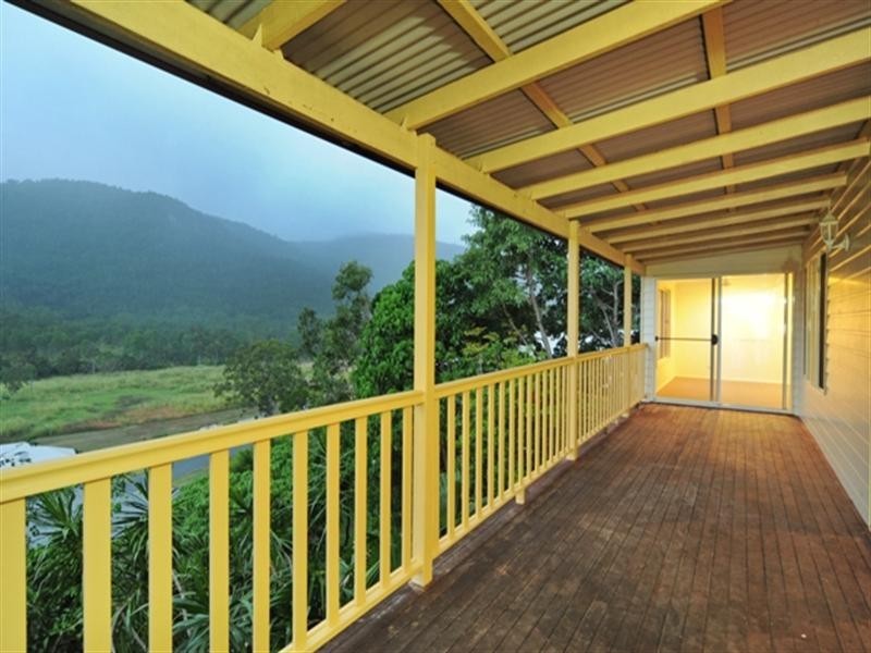 17 Daydream Court, Cannonvale QLD 4802