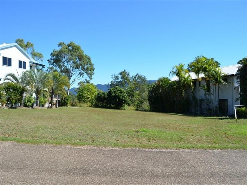 1/24 Illawong Street, Cannonvale QLD 4802