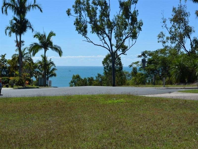 1/24 Illawong Street, Cannonvale QLD 4802