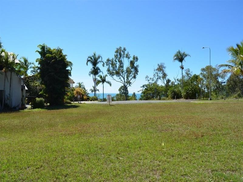 1/24 Illawong Street, Cannonvale QLD 4802