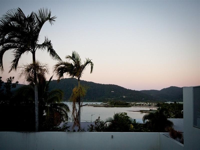5 Summit Avenue, Airlie Beach QLD 4802