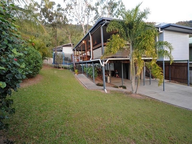 3 Border Drive, Cannonvale QLD 4802