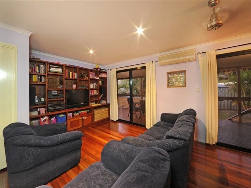 3 Border Drive, Cannonvale QLD 4802