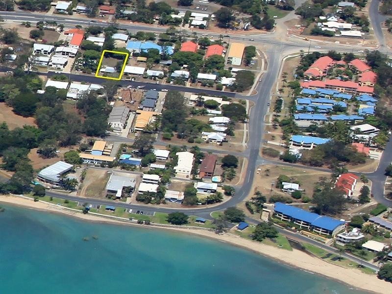 12 Schnapper Street, Cannonvale QLD 4802