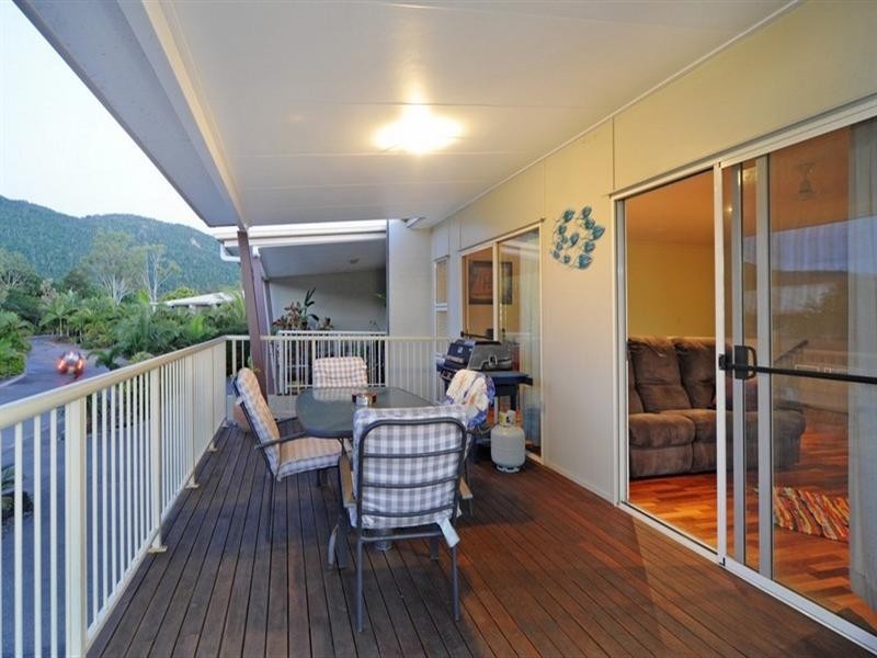 15/21 Shute Harbour Road, Cannonvale QLD 4802