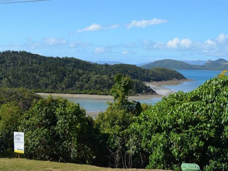 9 Passage Avenue, Shute Harbour QLD 4802