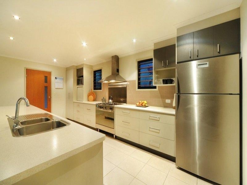 142 Kookaburra Drive, Cannonvale QLD 4802