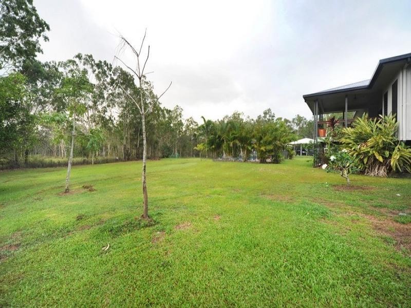 142 Kookaburra Drive, Cannonvale QLD 4802