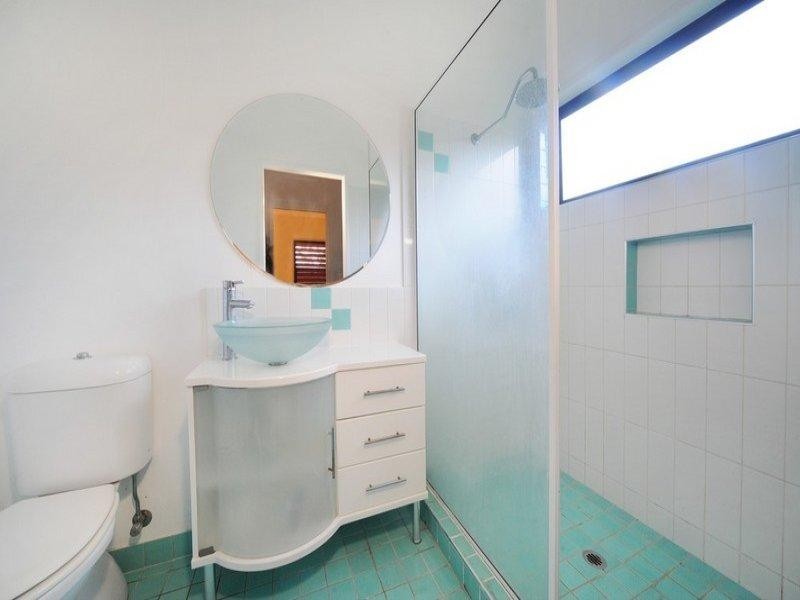 142 Kookaburra Drive, Cannonvale QLD 4802