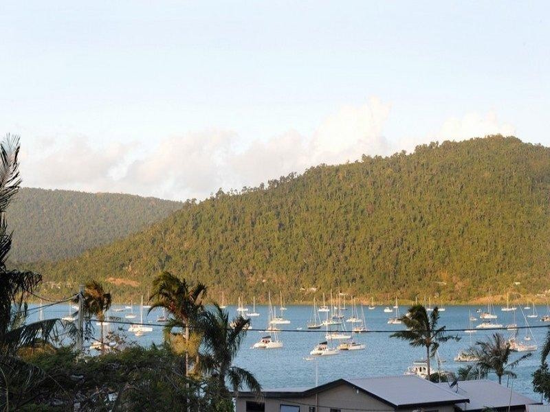 13 Oceanview Avenue, Airlie Beach QLD 4802