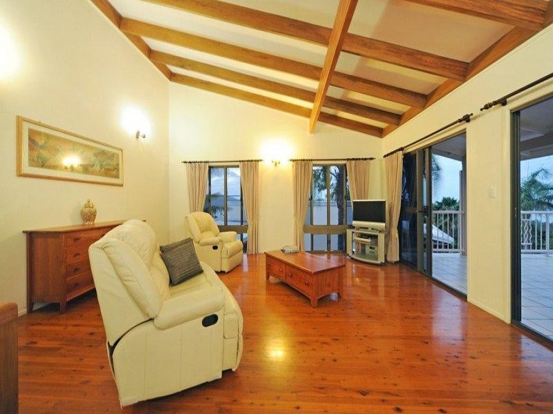 20 Illawong Street, Cannonvale QLD 4802