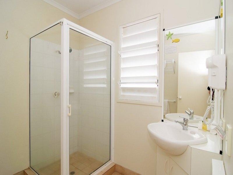 20 and 20a/2 Erromango Drive, Jubilee Pocket QLD 4802