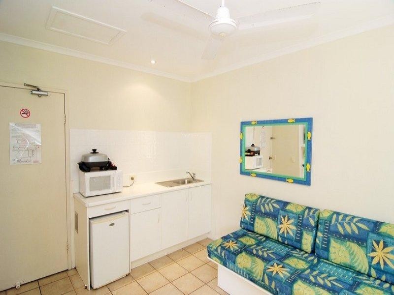 20 and 20a/2 Erromango Drive, Jubilee Pocket QLD 4802