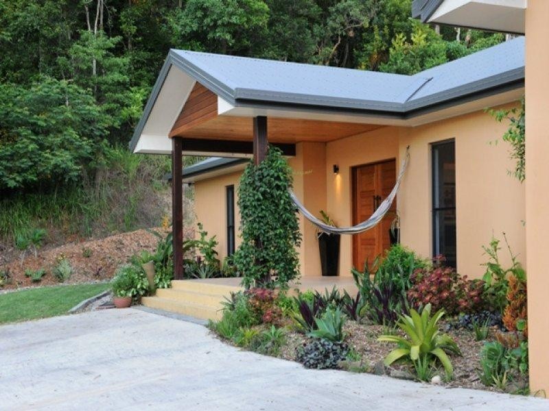 157 Kookaburra Drive, Cannonvale QLD 4802