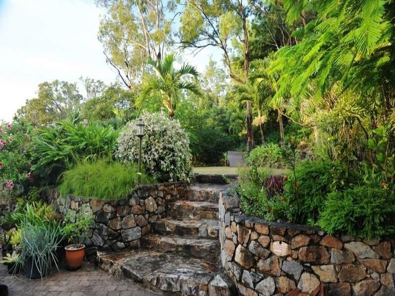 7 Jones Road, Cannonvale QLD 4802