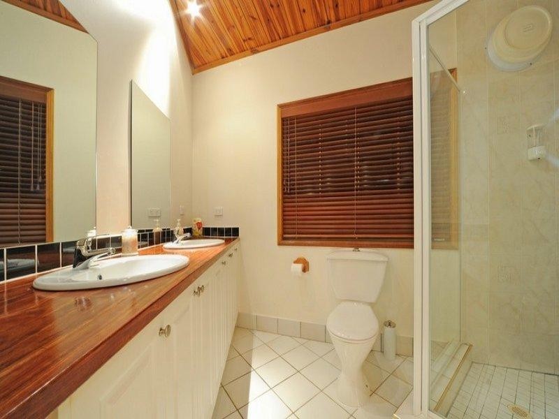 7 Jones Road, Cannonvale QLD 4802