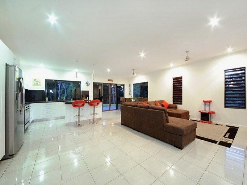 64 Hibiscus Road, Cannonvale QLD 4802