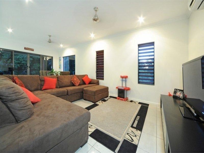 64 Hibiscus Road, Cannonvale QLD 4802