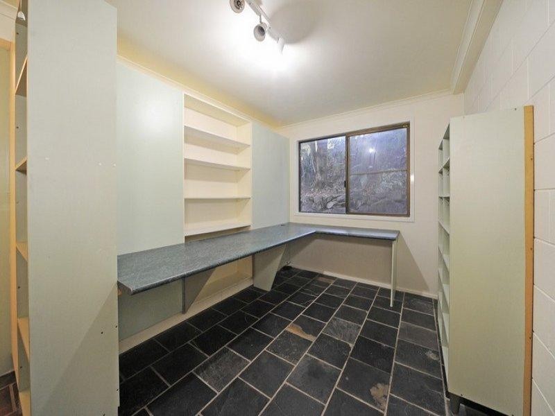 8 Barnes Place, Cannonvale QLD 4802