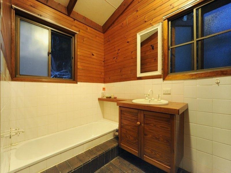 3 Macona Crescent, Cannonvale QLD 4802