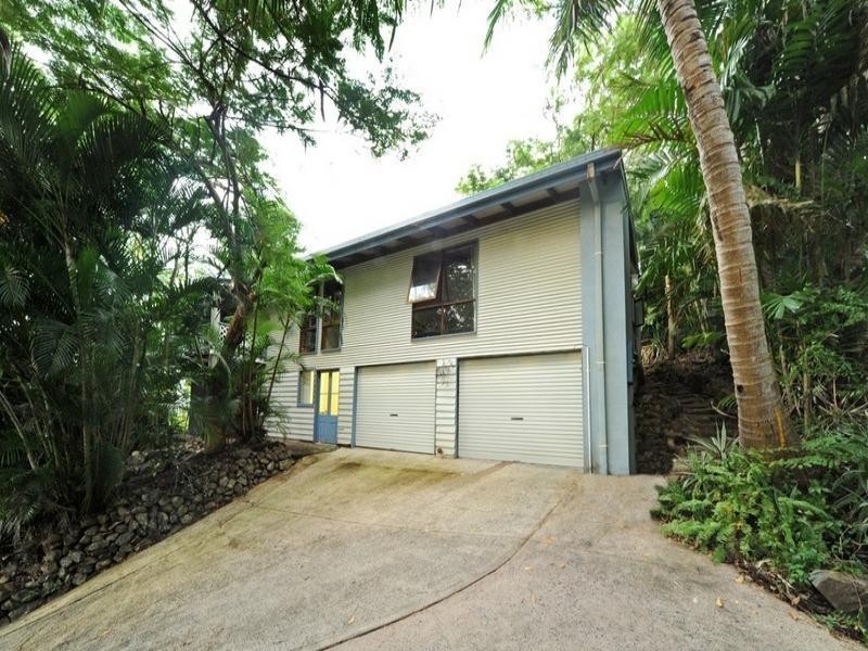 3 Macona Crescent, Cannonvale QLD 4802