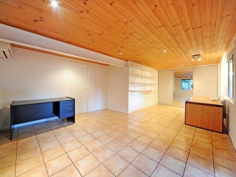 42 Manooka Drive, Cannonvale QLD 4802