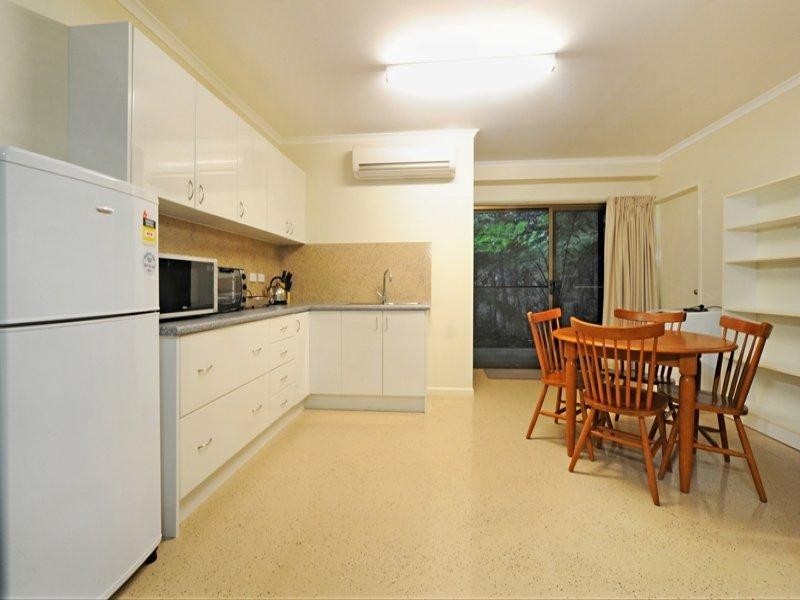 133 Kookaburra Drive, Cannonvale QLD 4802