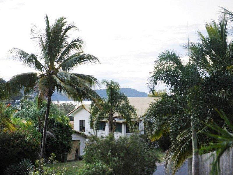 3 Border Drive, Cannonvale QLD 4802