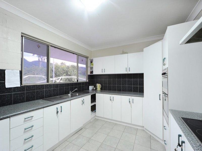 5 Commerce Close, Cannonvale QLD 4802