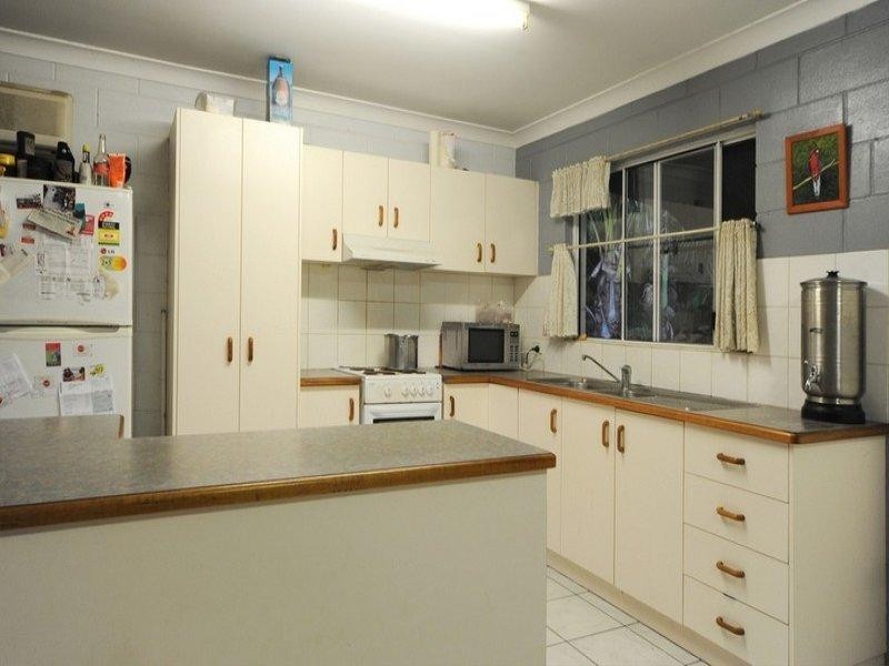 5 William Close, Cannonvale QLD 4802
