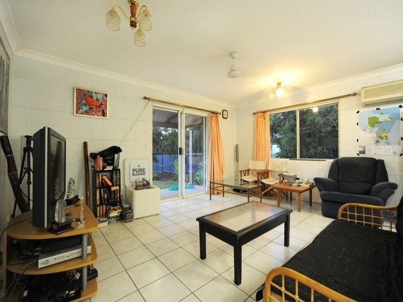 5 William Close, Cannonvale QLD 4802