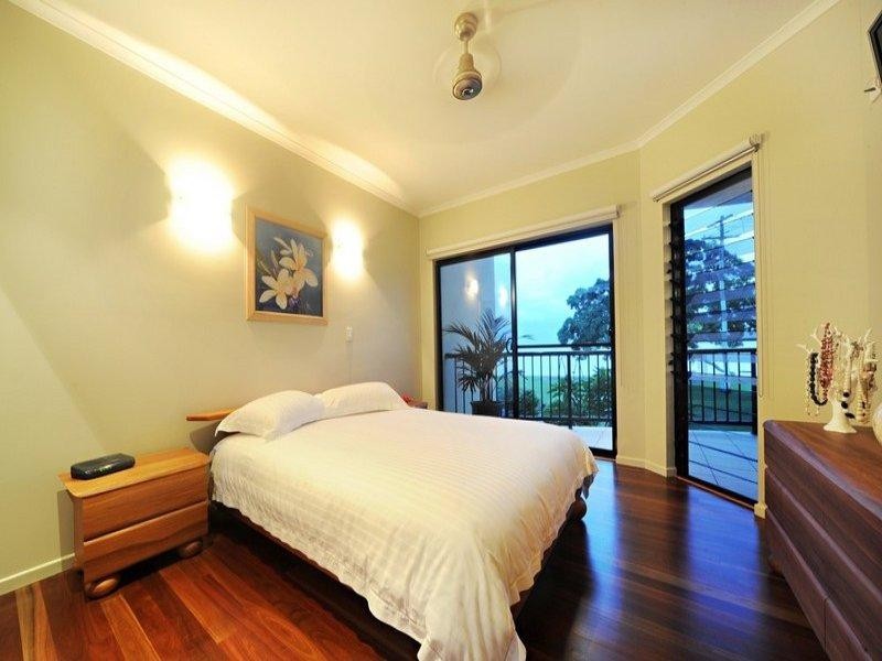 2/36 Coral Esplanade, Cannonvale QLD 4802