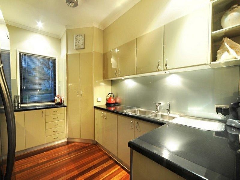 2/36 Coral Esplanade, Cannonvale QLD 4802