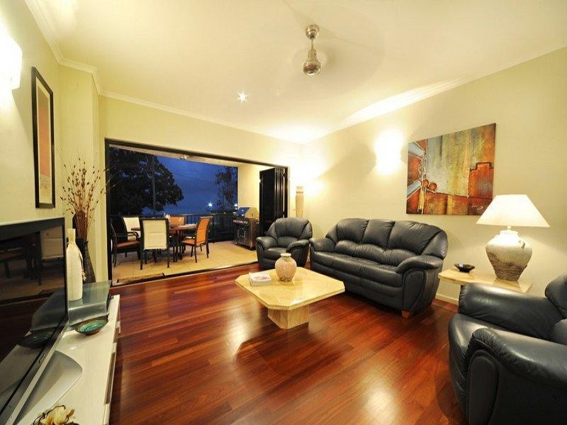 2/36 Coral Esplanade, Cannonvale QLD 4802