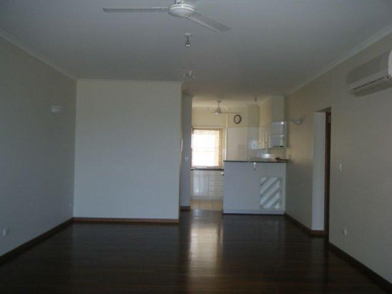 4/36 Coral Esplanade, Cannonvale QLD 4802