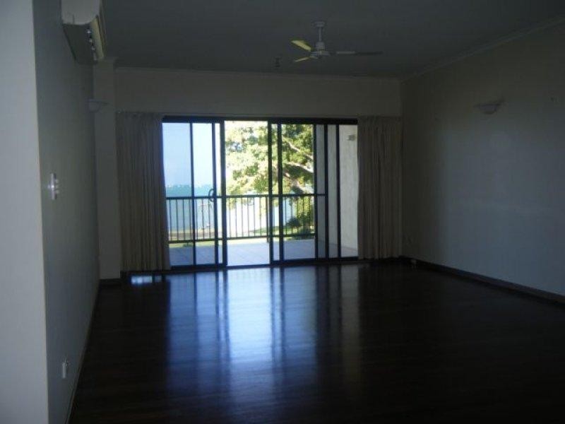 4/36 Coral Esplanade, Cannonvale QLD 4802