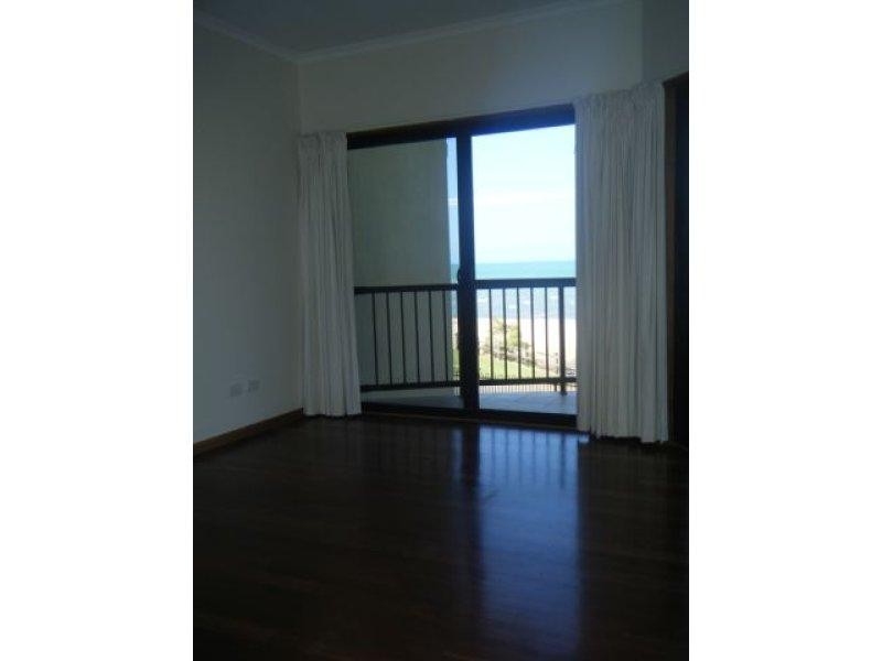 4/36 Coral Esplanade, Cannonvale QLD 4802