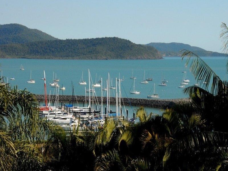 2 Kara Crescent, Airlie Beach QLD 4802